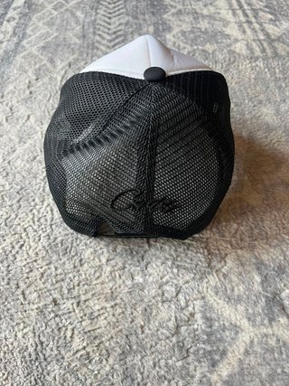 Gorra Corteiz Trucker Negra y Blanca Bordada