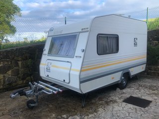 Caravana de menos de 750 kg con instalación solar.