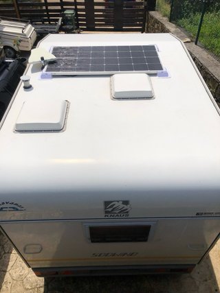 Caravana de menos de 750 kg con instalación solar.