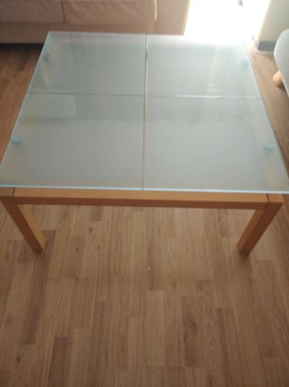 2 mesas y 6 sillas. Escucho ofertas