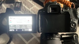 Canon 250D + Accesorios