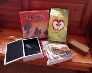 Lote de juegos y libros