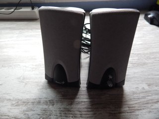 Altavoces Genius Negros y Grises