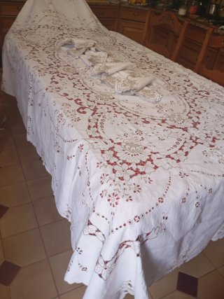 Mantelería bordada a mano lino Isla Madeira