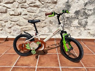 Bicicleta infantil Btwin rosa y blanca