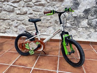 Bicicleta infantil Btwin rosa y blanca