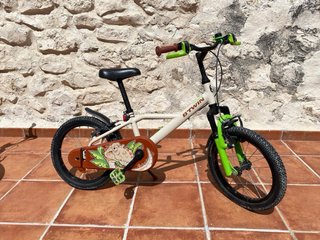 Bicicleta infantil Btwin rosa y blanca