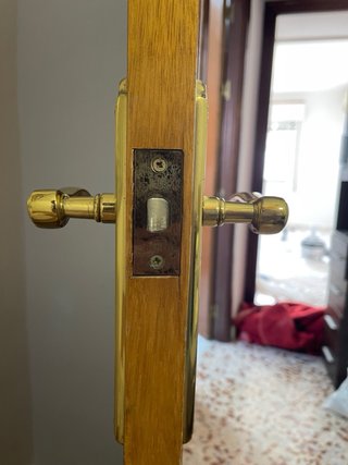 Puerta de madera