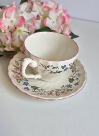 Taza y platillo vajilla inglesa floral