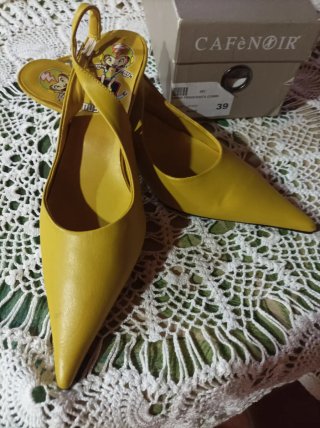 Zapatos Cafènoir amarillos talla 39
