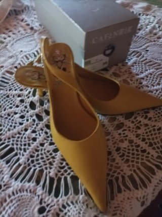 Zapatos Cafènoir amarillos talla 39