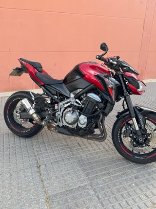 Kawasaki Z900 A2 Naked Roja y Negra