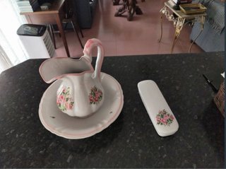 Conjunto de porcelana con flores