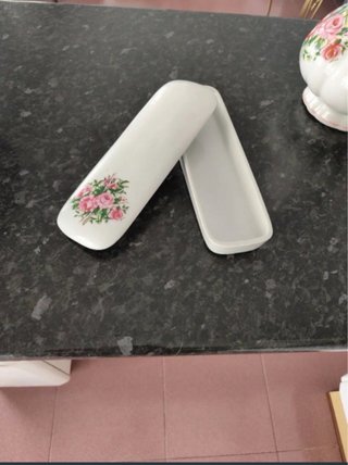 Conjunto de porcelana con flores