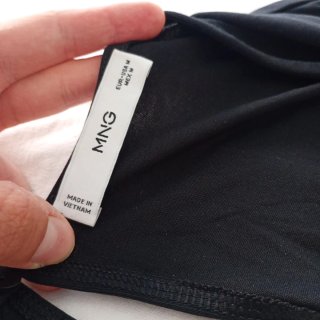 Mono negro algodón marca Mango con cinturón