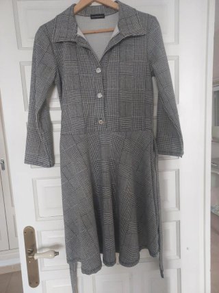 Vestido cuadros gris con cinturón T. M/L