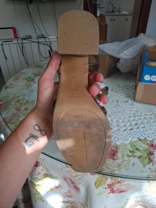 Sandalias Marypaz doradas tacón talla 39