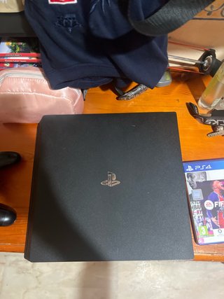 Consola PS4 Pro 1TB + 2 Juegos