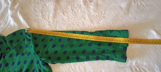 Blusa verde topos azul talla M