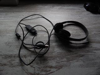 Auriculares gaming negros y azules