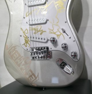 TESTAMENT GUITARRA FIRMADA INCLUYE DAVE LOMBARDO