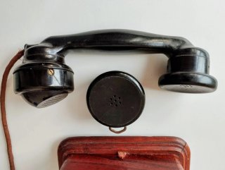 Teléfono antiguo madera 1910