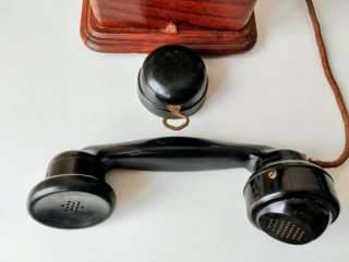 Teléfono antiguo madera 1910