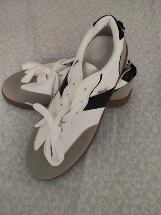 Zapatillas deportivas mujer grises y blancas