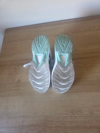 Zapatillas Adidas Blancas y Turquesa