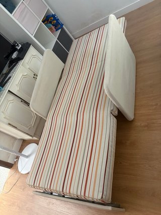 Sillón Cama Tela Beige y Multicolor
