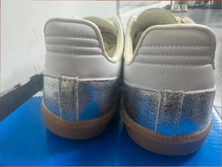Adidas Samba OG Plata Talla 39