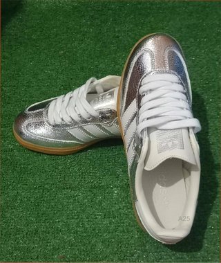 Adidas Samba OG Talla 41 Plata/Blanco