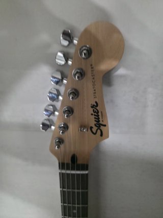 GUNS N ROSES GUITARRA FIRMADA AUTENTIFICADA