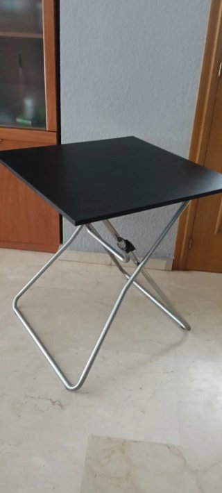 Mesa plegable negra interior y exterior