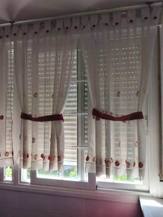 4 Cortinas Cocina con Dibujo de Manzanas