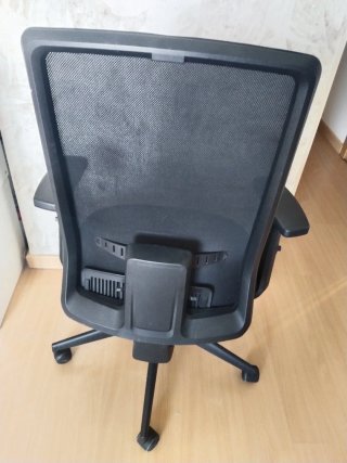 Sillón de oficina negro