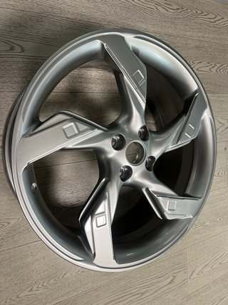 Llanta Opel Adam sin estrenar