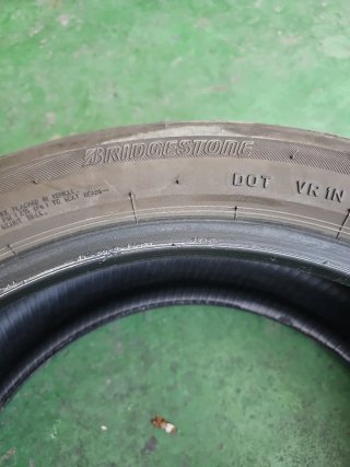 Neumático Bridgestone 225/50 R18