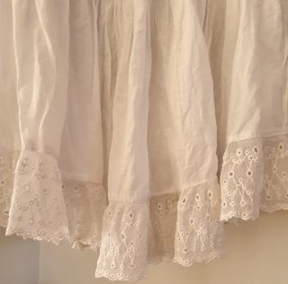Vestido blanco estilo ibicenco