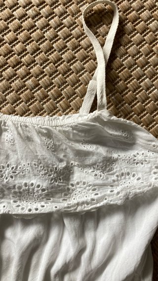Vestido blanco con cinturón