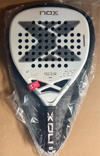 Pala de pádel NOX AT10 12k attack Genius