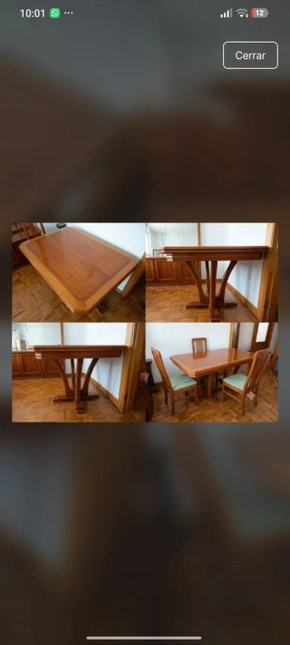 Mesa de comedor de madera brillante