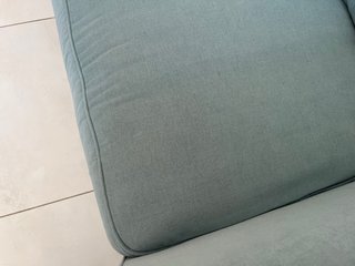 Sofá Ikea 1,60x0,90 Verde Menta esta en Madrid