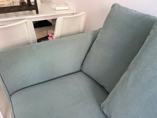Sofá Ikea 1,60x0,90 Verde Menta esta en Madrid