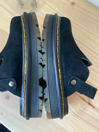 Dr. Martens Sandalias Negras Suede