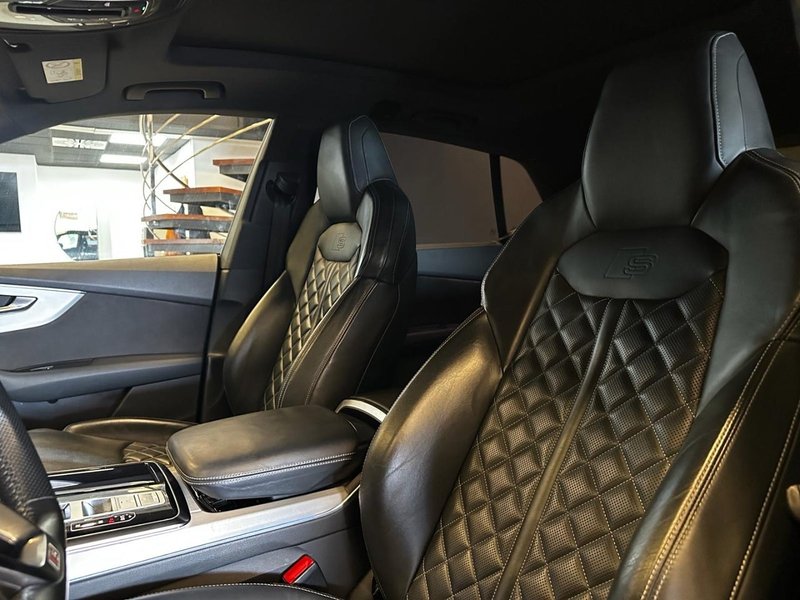 Audi Q8 2019, foto 31