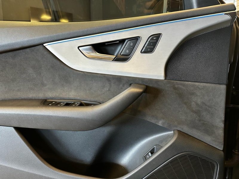 Audi Q8 2019, foto 33