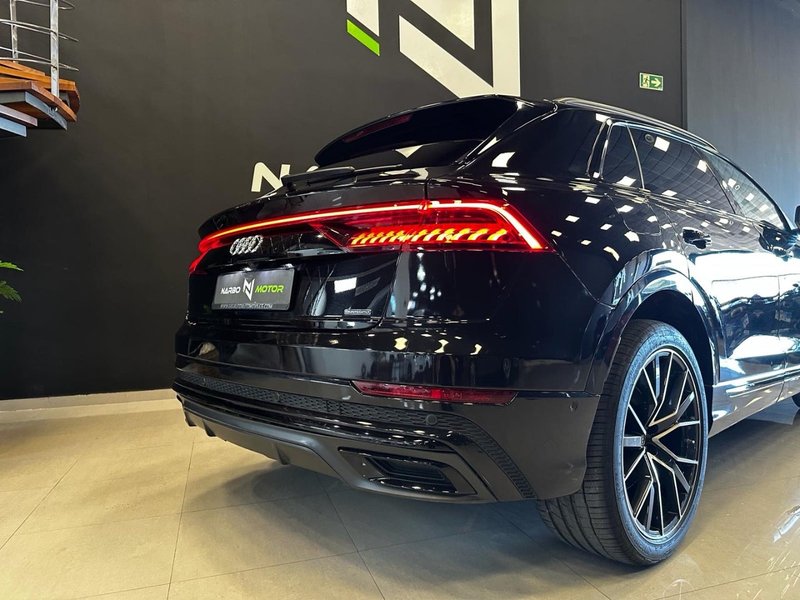 Audi Q8 2019, foto 34