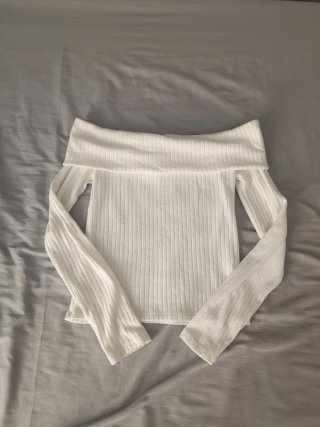 Top blanco escotado manga larga