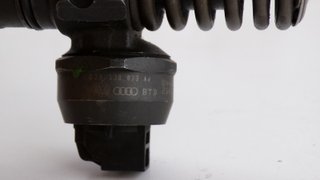 INYECTOR VOLKSWAGEN SEAT AUDI 038130073AJ 038 130 073 AJ